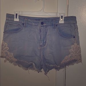 Embroidered jean shorts.